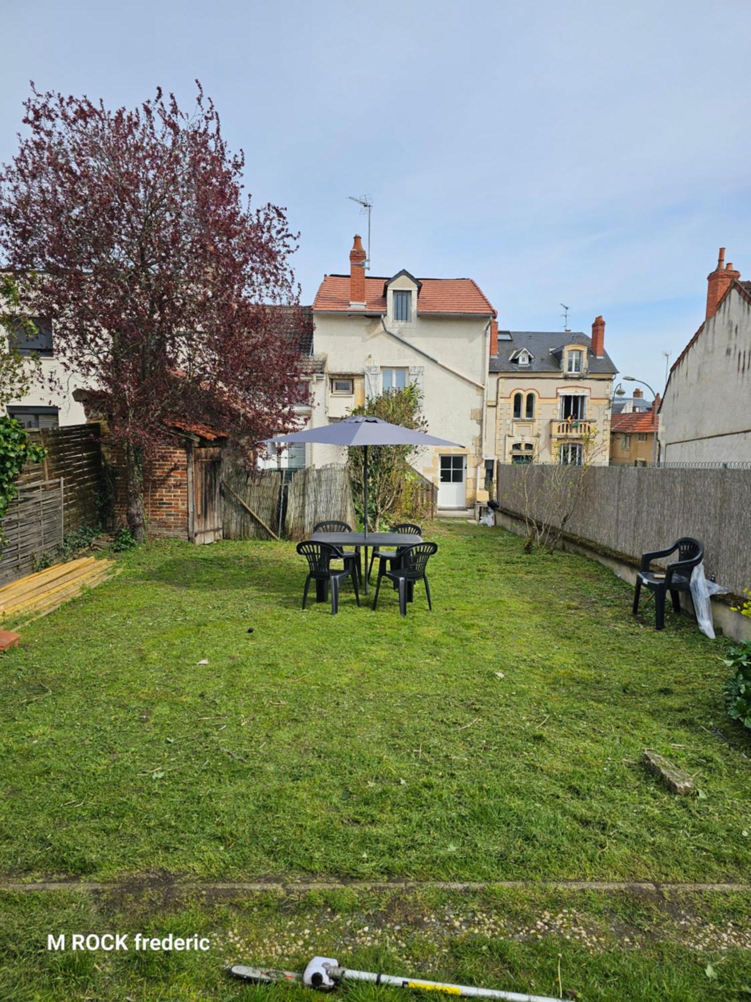Maison De Ville Avec Jardin Privatif Nevers Bagian luar foto